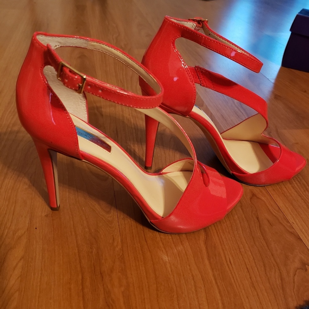 Shoes - Picture 2 of 7